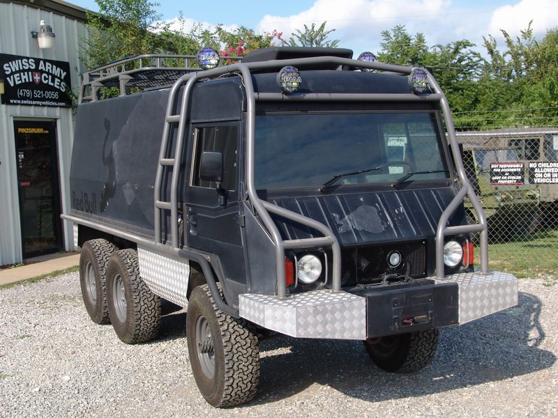 Pinzgauer 712  Red Bull