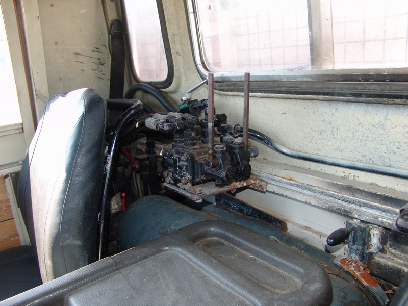 Hardcab, Tiltbed Front Hydraulic Connections with ..