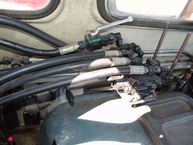 Hardcab, Tiltbed Front Hydraulic Connections with ..