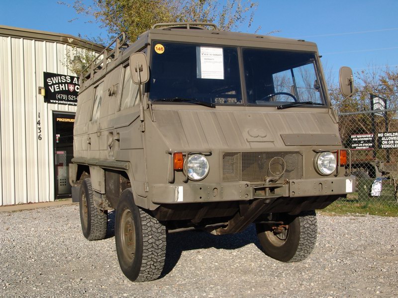Austrian Army Radio Truck
Has been completley res ..