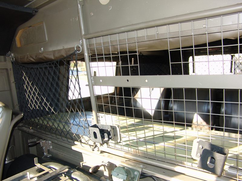 Austrian Army Radio Truck
Has been completley res ..