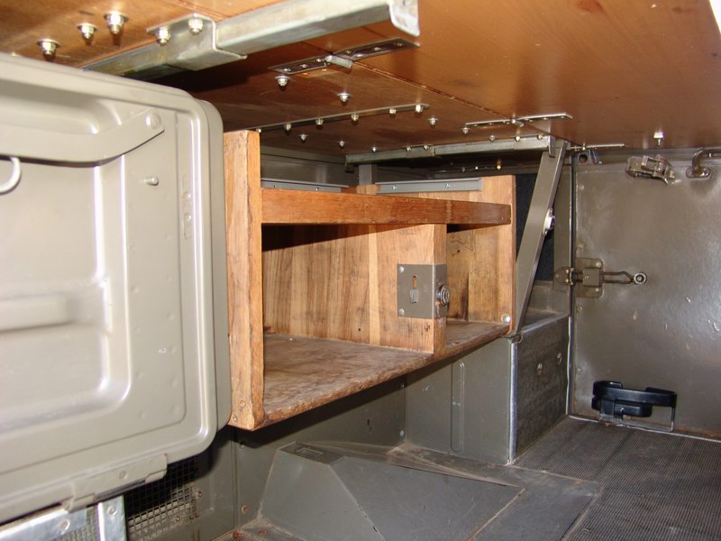 Austrian Army Radio Truck
Has been completley res ..
