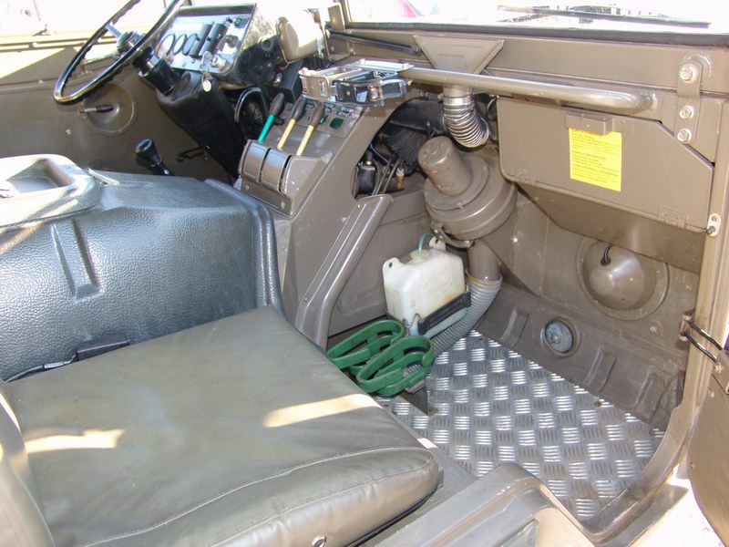 Austrian Army Radio Truck
Has been completley res ..