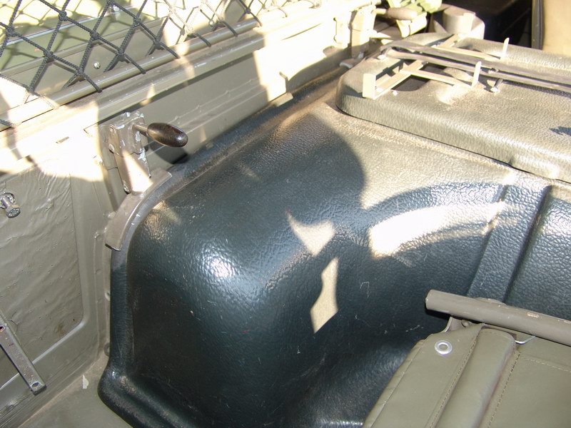 Austrian Army Radio Truck
Has been completley res ..
