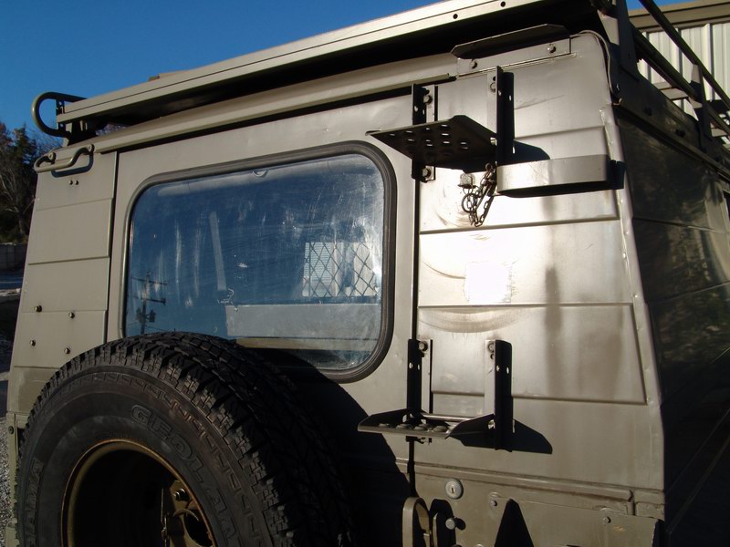Austrian Army Radio Truck
Has been completley res ..