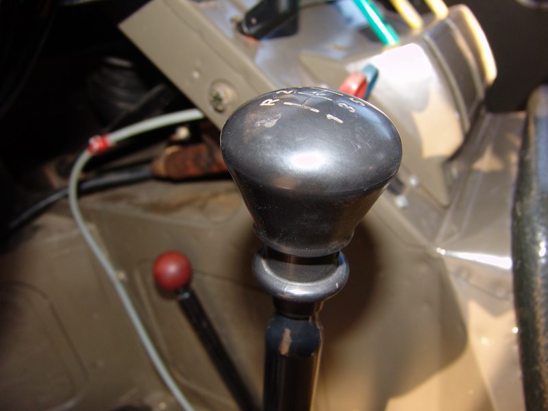 Austrian Army Radio Truck
Has been completley res ..