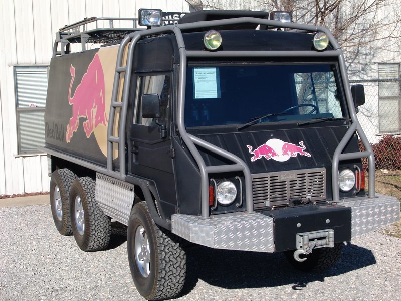 Pinzgauer 712  Red Bull