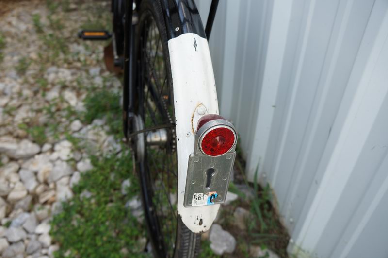 Features: 
Lights with Dyno 
One Gear 
Brakes: Fro ..