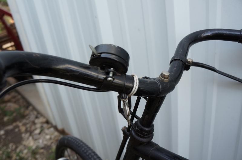 Features: 
Lights with Dyno 
One Gear 
Brakes: Fro ..