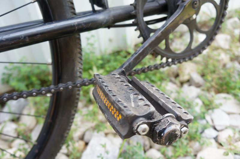 Features: 
Lights with Dyno 
One Gear 
Brakes: Fro ..