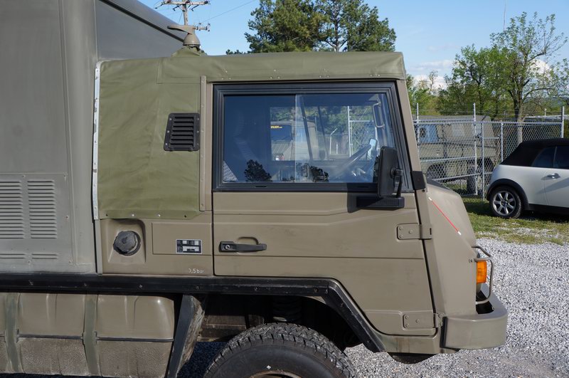 718 Ambulance from Austrian Army2.3L 6 Cyl Turbo  ..