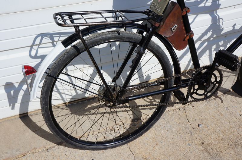 Swiss Army BicycleFeatures:Lights with DynoOne  ..