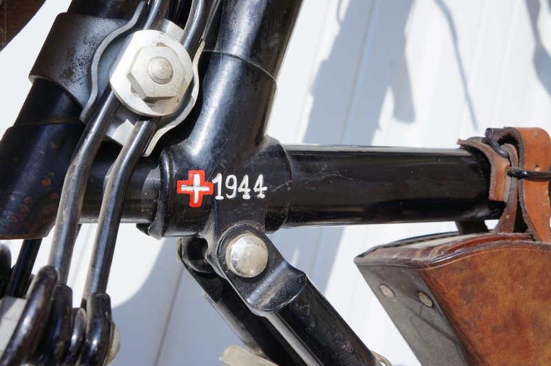 Swiss Army BicycleFeatures:Lights with DynoOne  ..