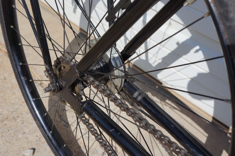 Swiss Army BicycleFeatures:Lights with DynoOne  ..