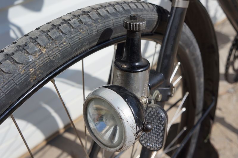 Swiss Army BicycleFeatures:Lights with DynoOne  ..