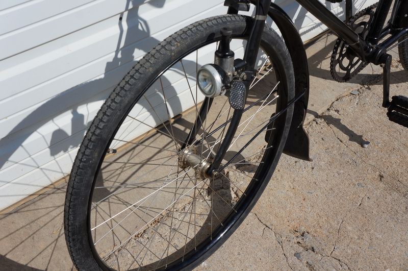 Swiss Army BicycleFeatures:Lights with DynoOne  ..