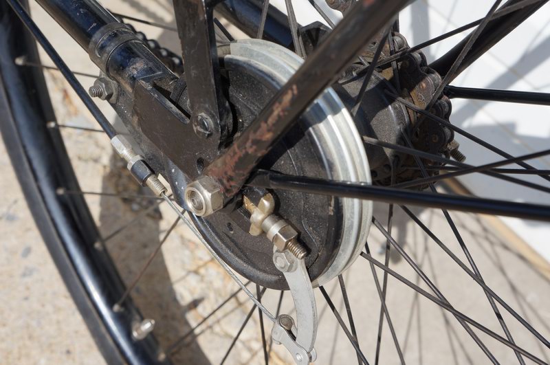 Swiss Army BicycleFeatures:Lights with DynoOne  ..