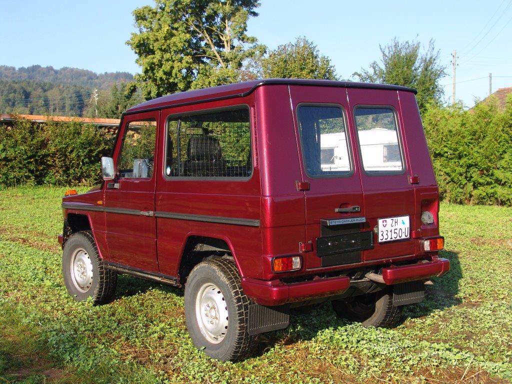 Rare short G-Wagon Hardtop with 300 Diesel

3.0L 5 ..