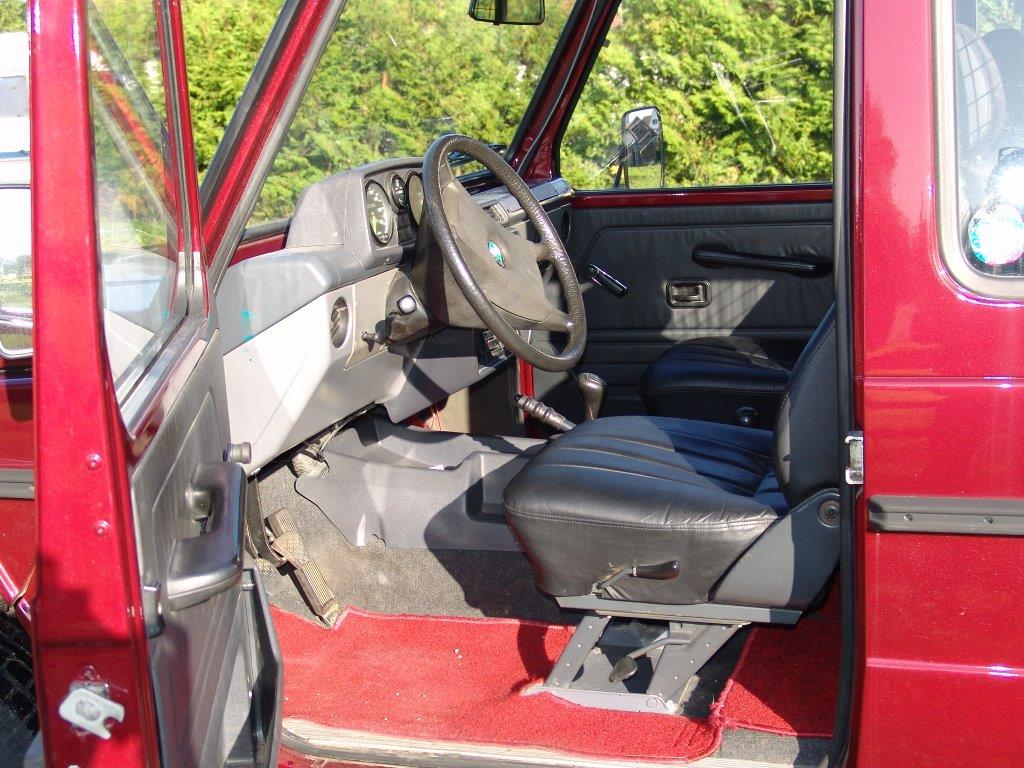 Rare short G-Wagon Hardtop with 300 Diesel

3.0L 5 ..