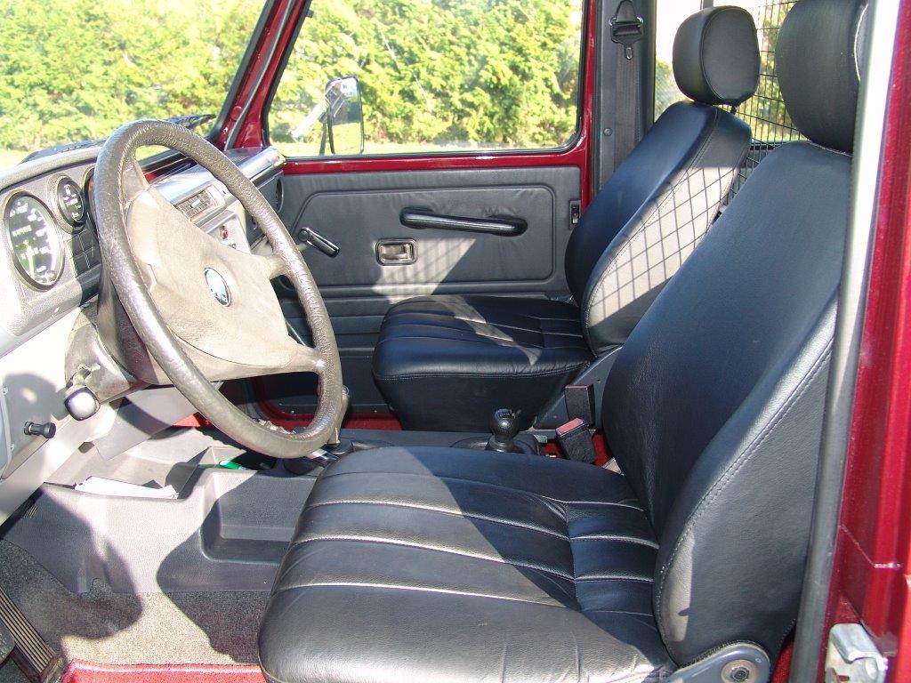 Rare short G-Wagon Hardtop with 300 Diesel

3.0L 5 ..