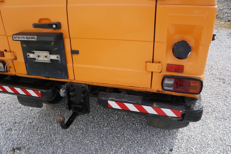 2 Door Hardtop LWB 300GD Worker
3.0L 5 Cyl Merced ..