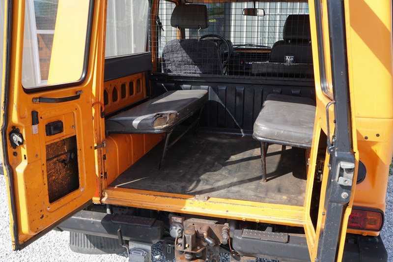 2 Door Hardtop SWB  
2.3 4 Cyl Mercedes Gasoline E ..