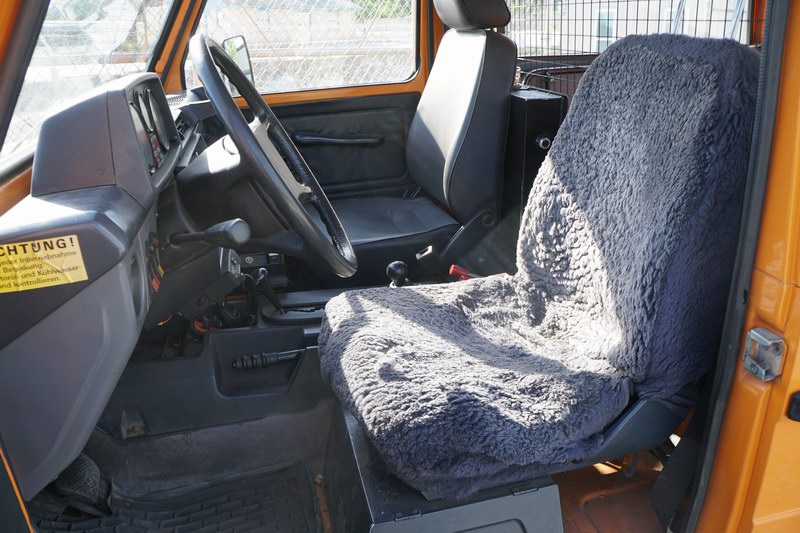 2 Door Hardtop SWB  
2.3 4 Cyl Mercedes Gasoline E ..