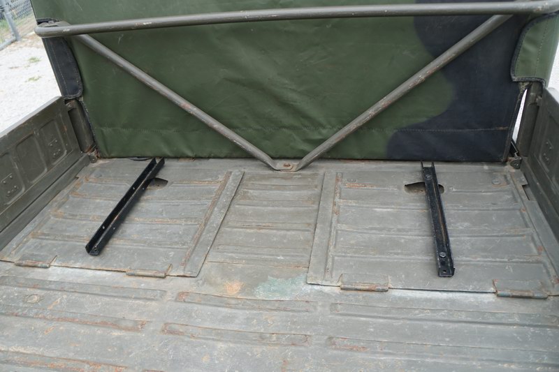 Swiss Army Haflinger in good overall condition. Wa ..