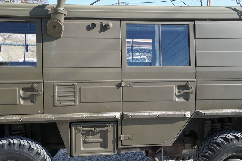 Great Condition all original Swiss Army Radio Truc ..