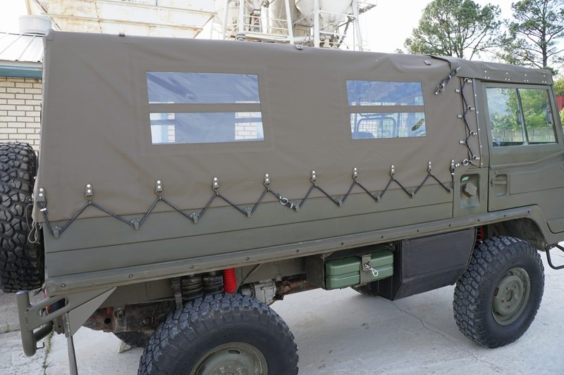 Swiss Army Troop Carrier with 4 rear seats. Good o ..