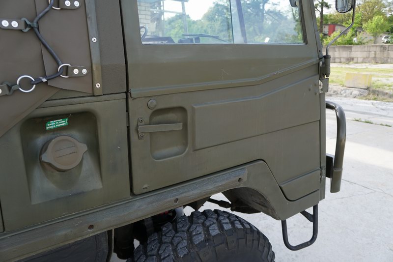 Swiss Army Troop Carrier with 4 rear seats. Good o ..