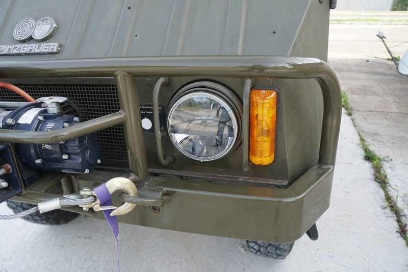 Swiss Army Troop Carrier with 4 rear seats. Good o ..