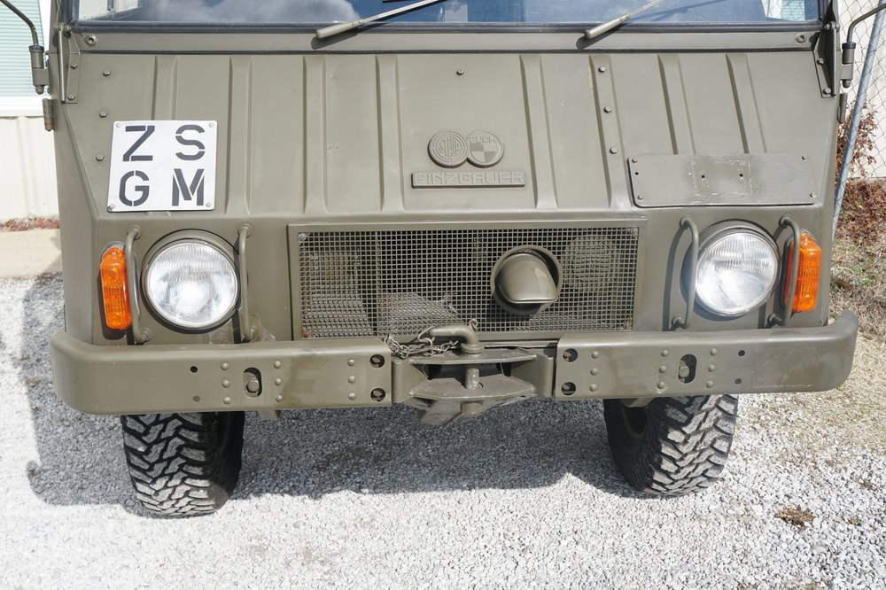 Great Condition all original Swiss Army Radio Truc ..