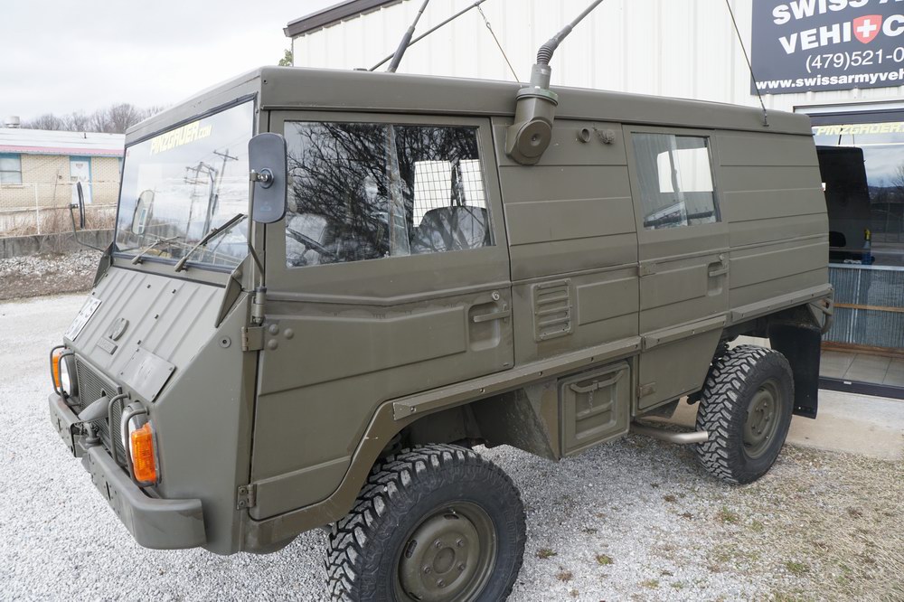Great Condition all original Swiss Army Radio Truc ..