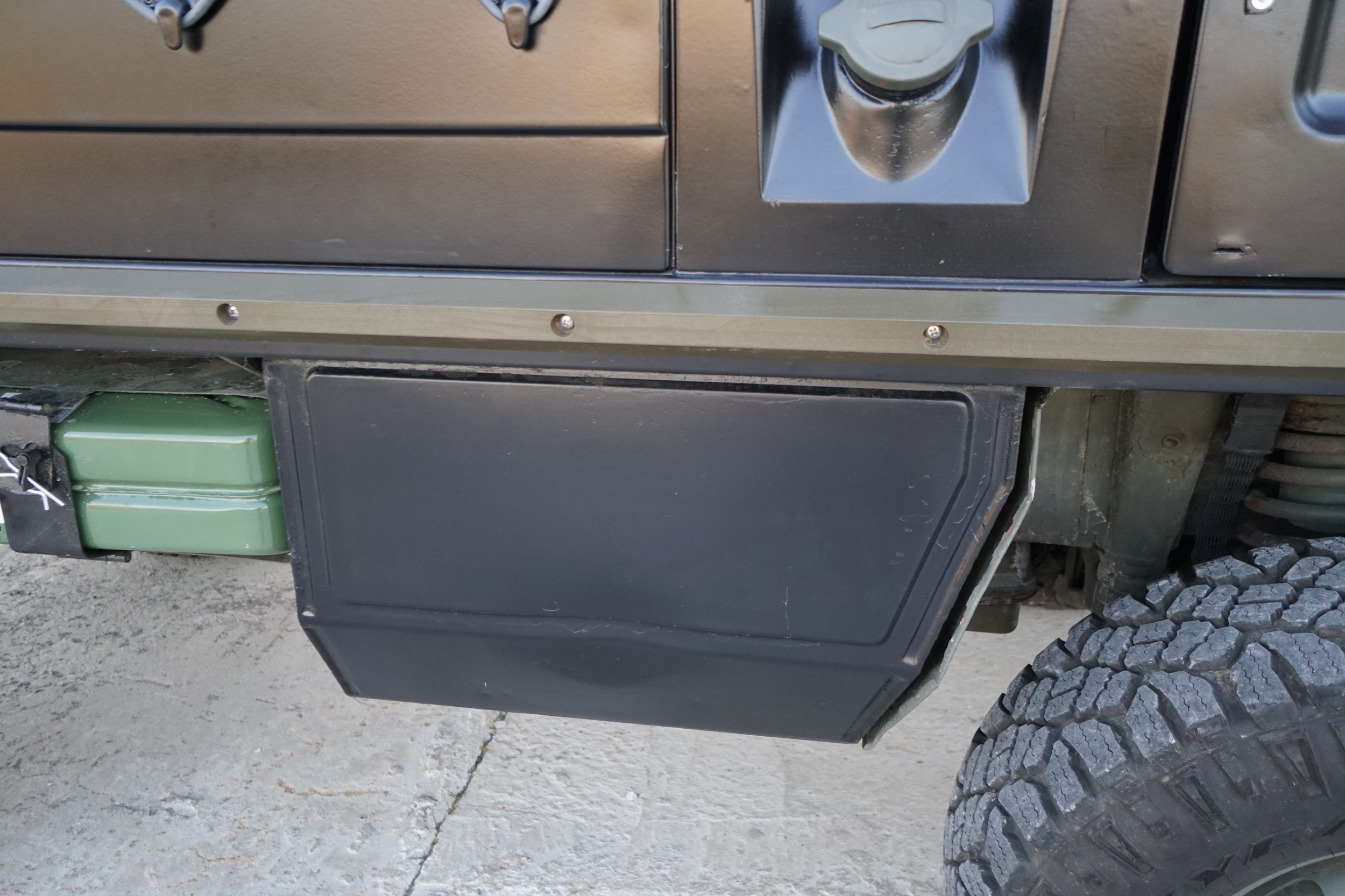 Troop Carrier in Black very nice condition 
Clean ..