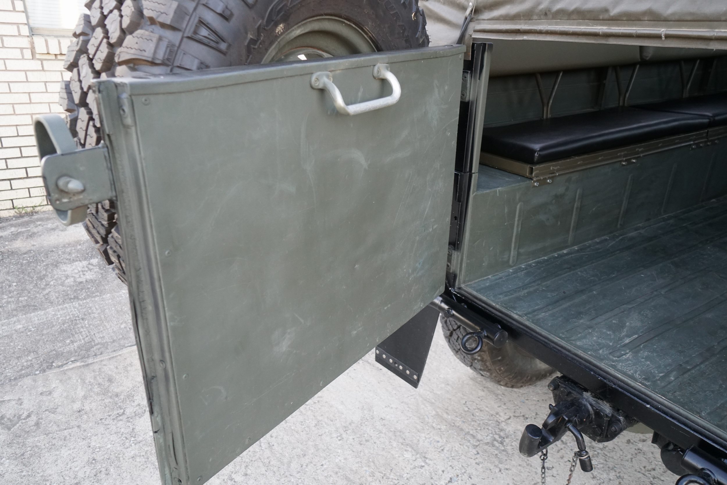 Troop Carrier in Black very nice condition 
Clean ..