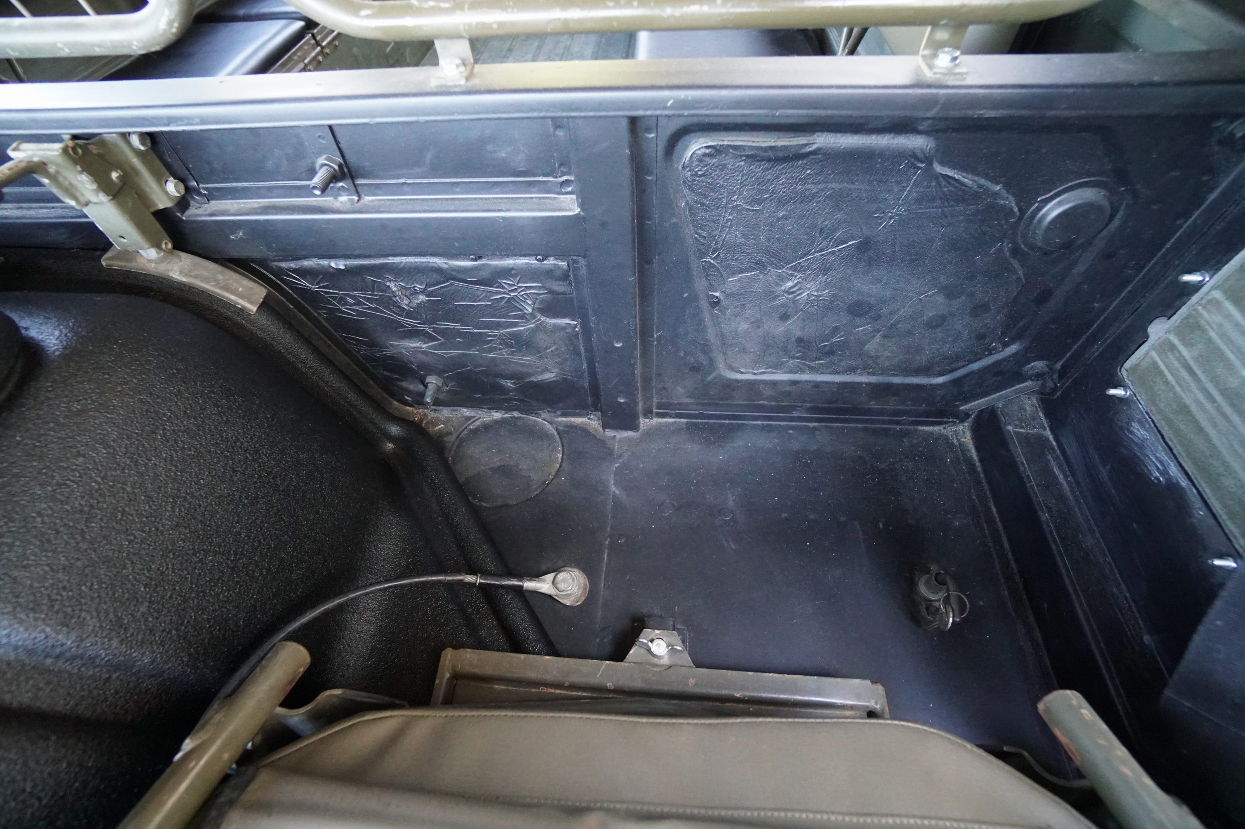 Troop Carrier in Black very nice condition 
Clean ..