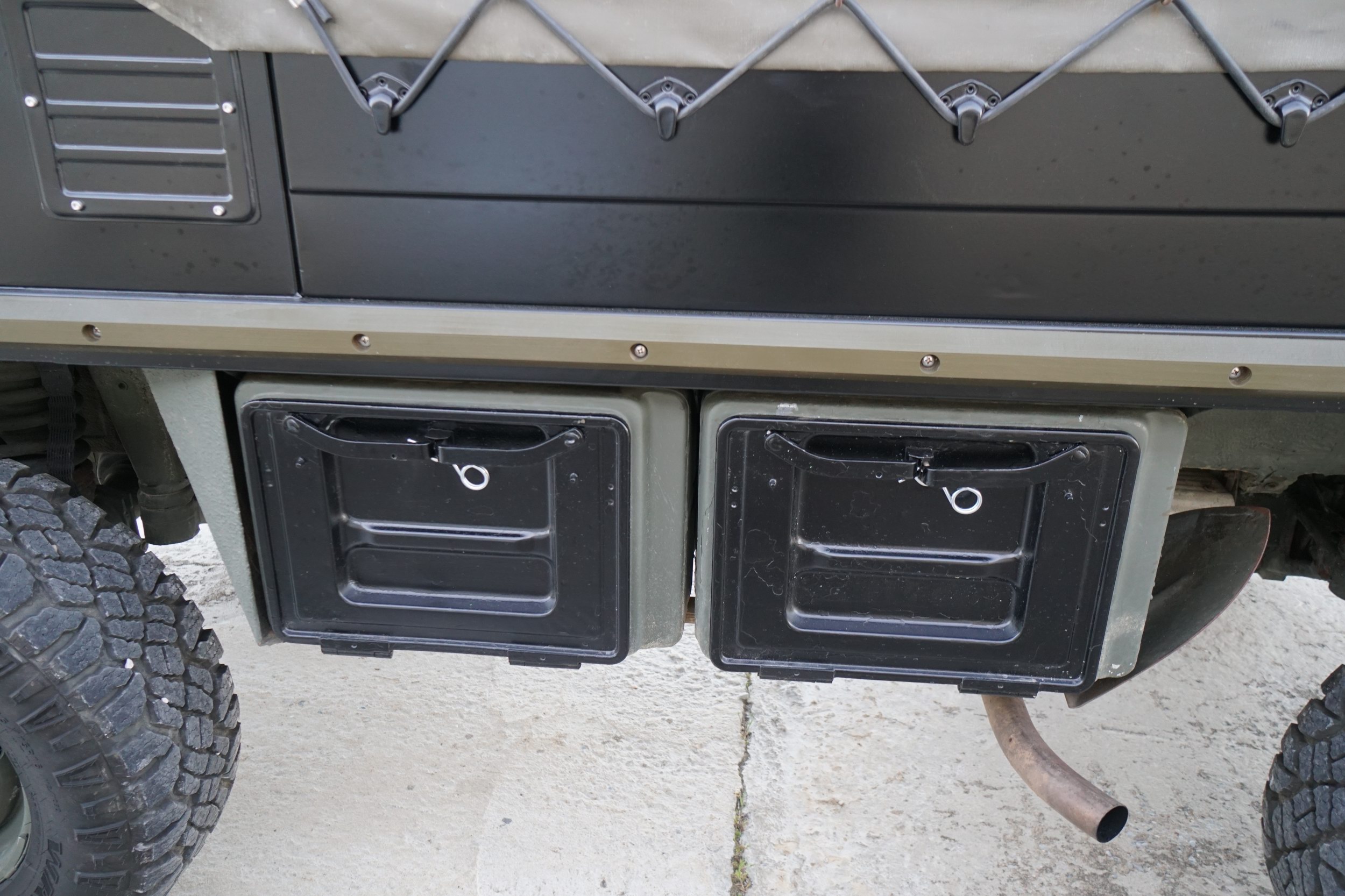 Troop Carrier in Black very nice condition 
Clean ..