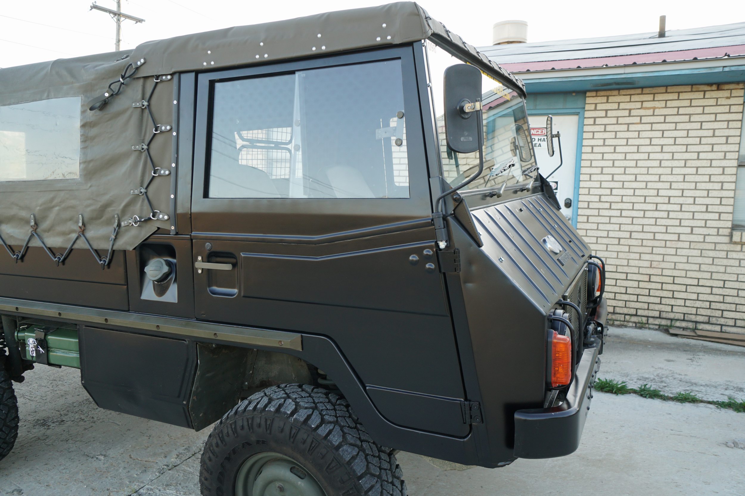 Troop Carrier in Black very nice condition 
Clean ..