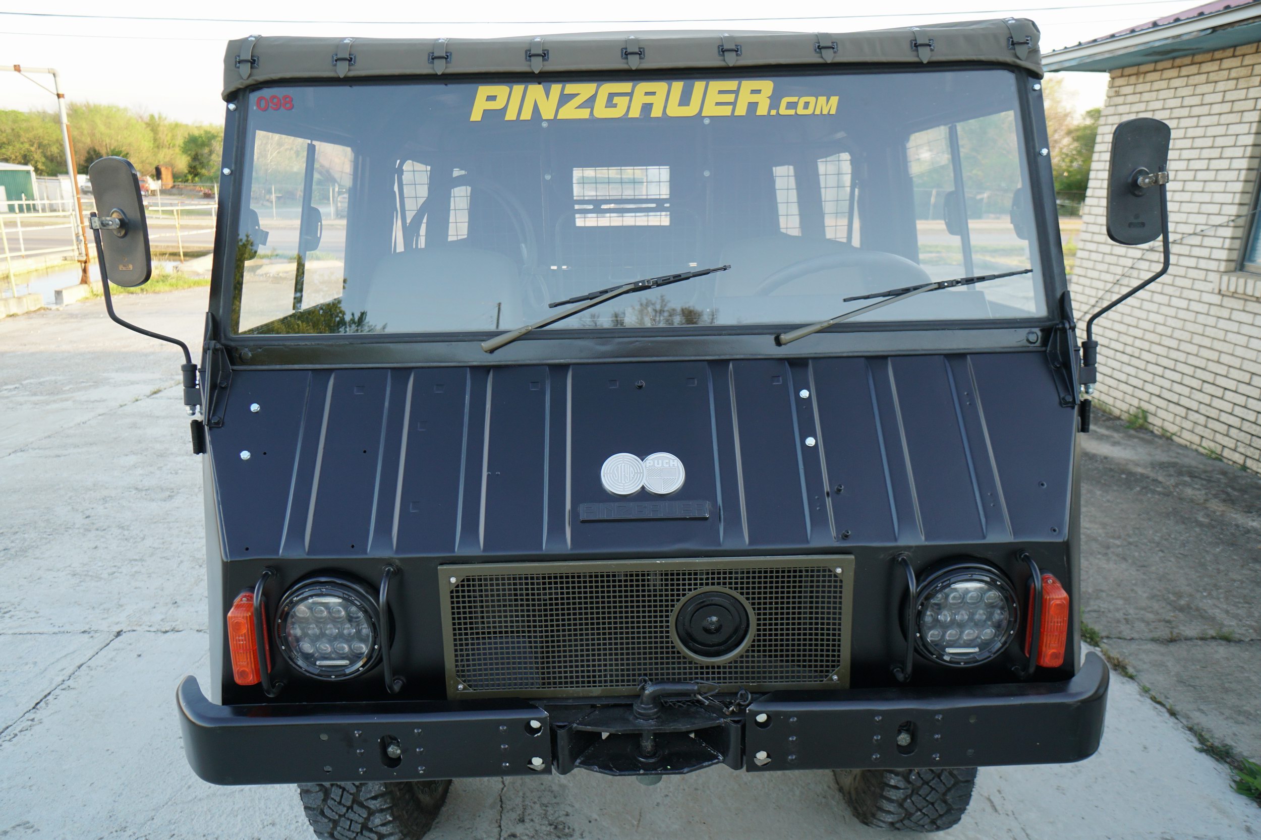 Troop Carrier in Black very nice condition 
Clean ..