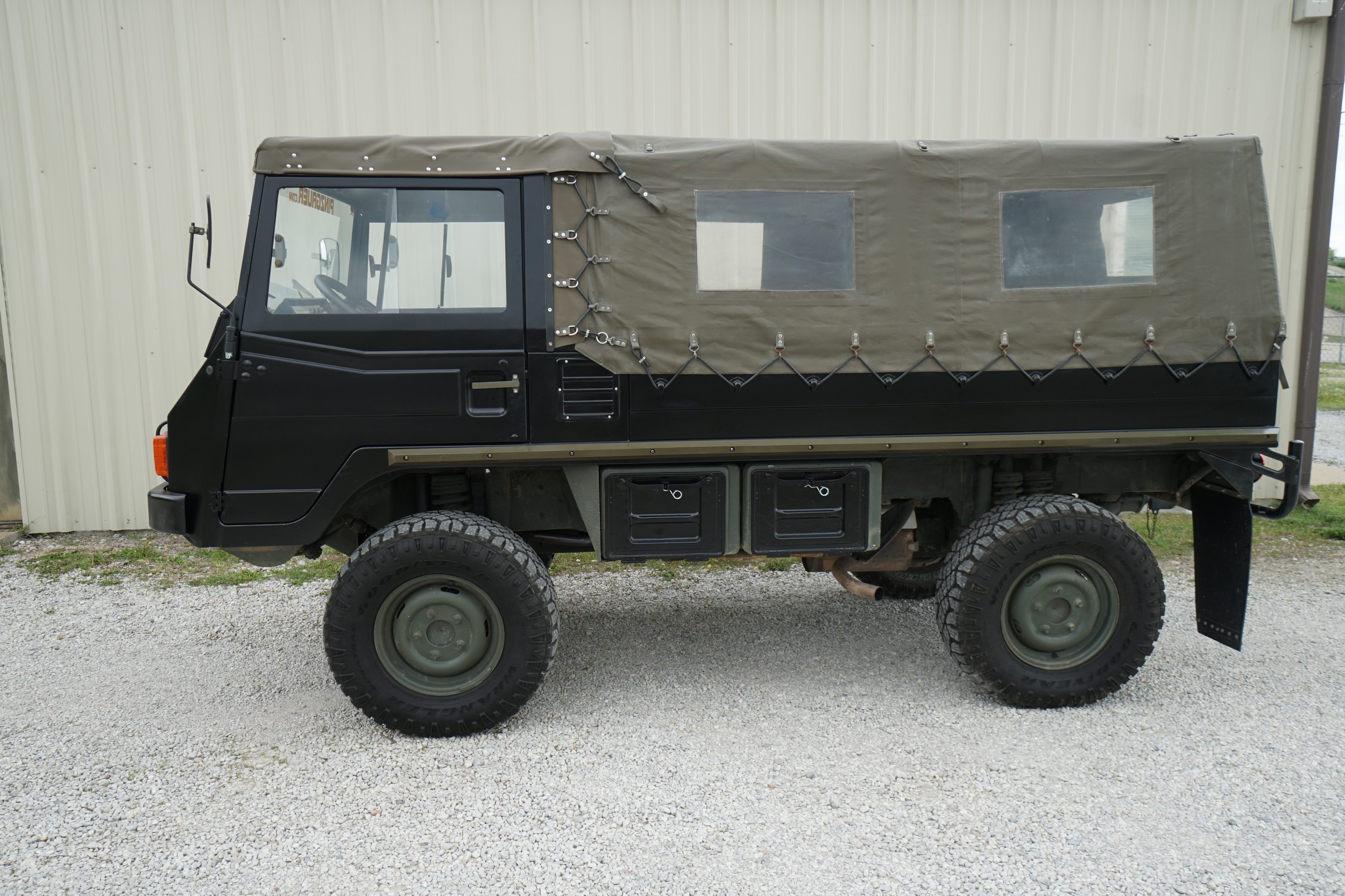 Troop Carrier in Black very nice condition 
Clean ..