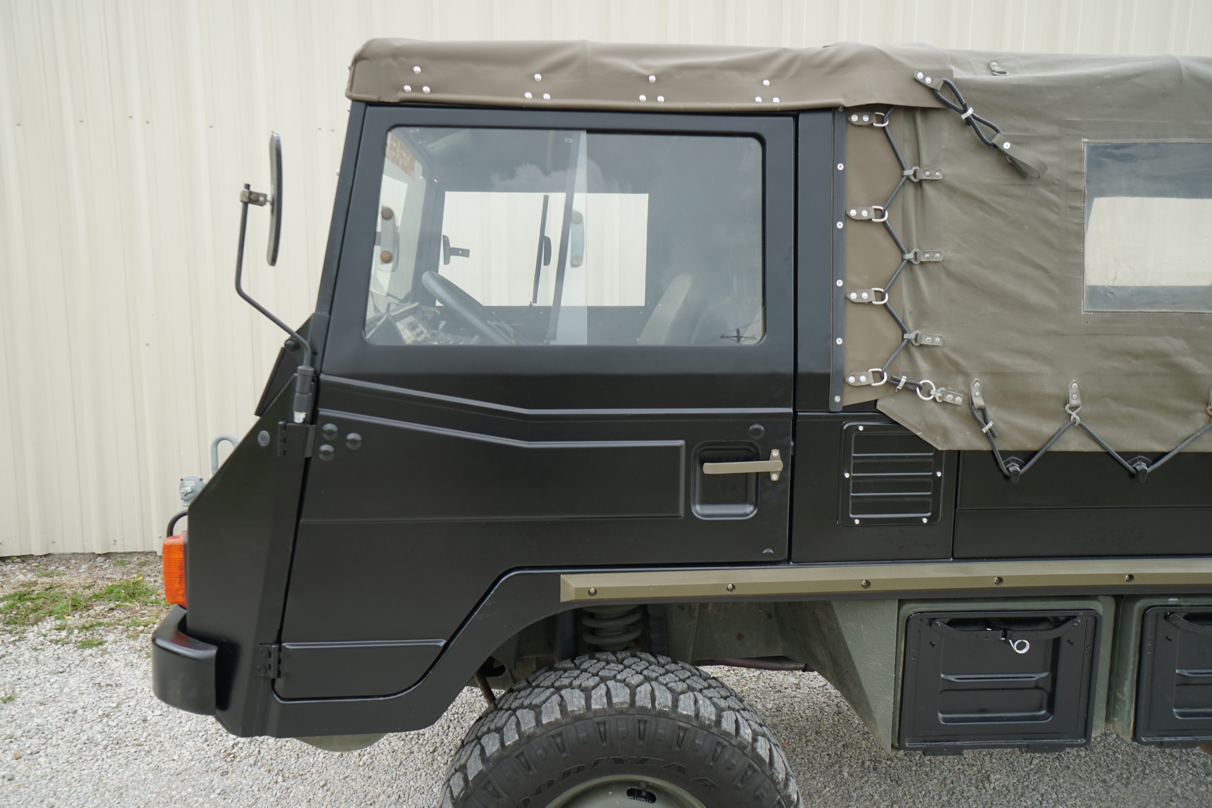 Troop Carrier in Black very nice condition 
Clean ..