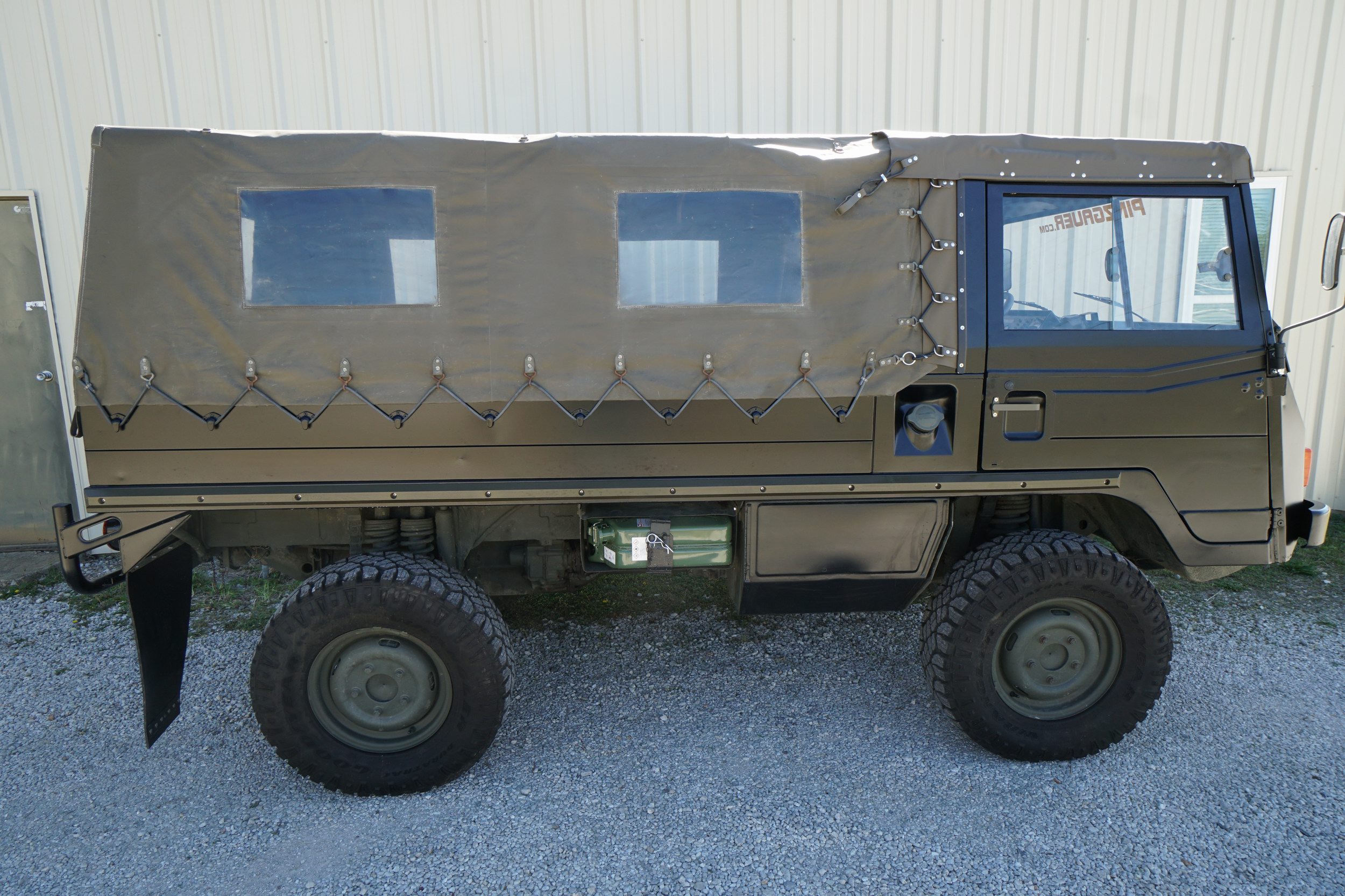 Troop Carrier in Black very nice condition 
Clean ..