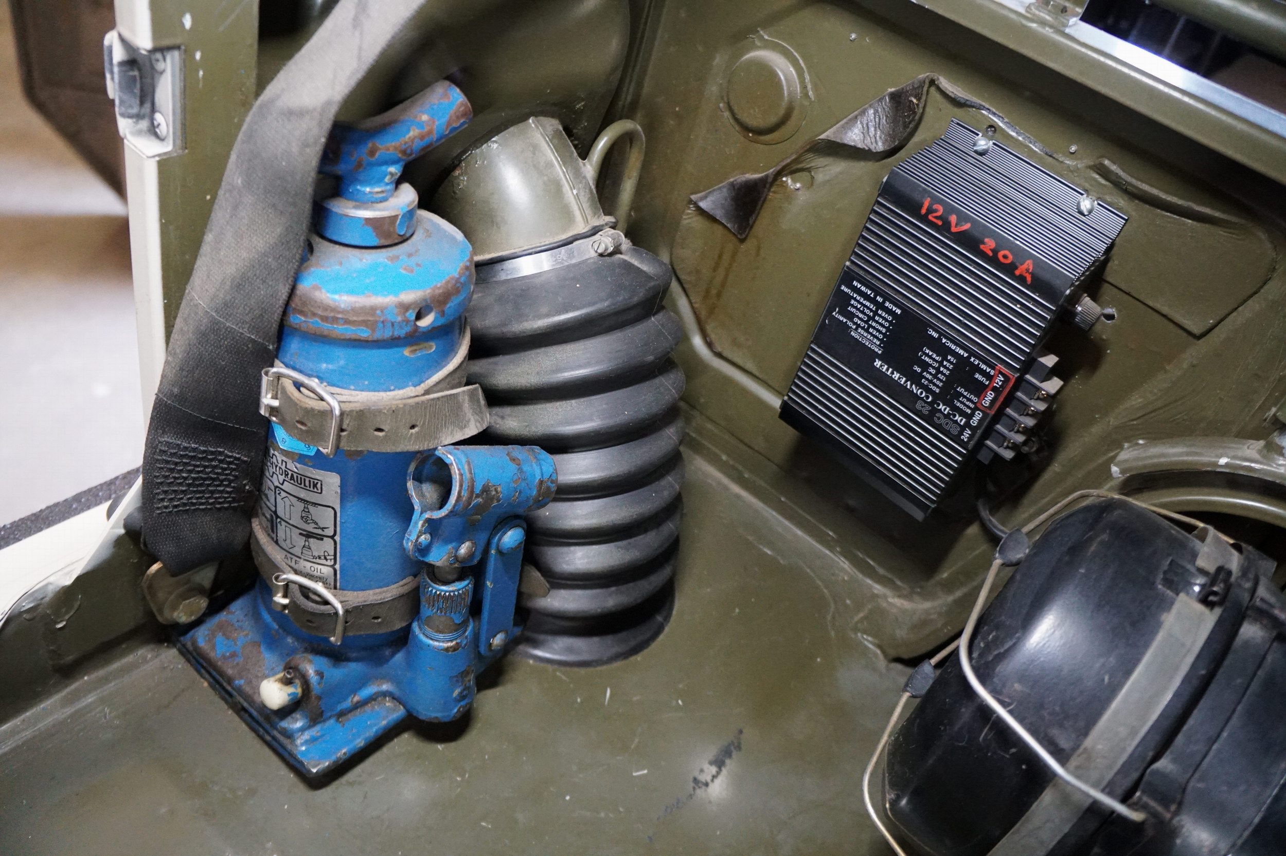 Original Swiss Army Telephone Unit 710.  
First U ..