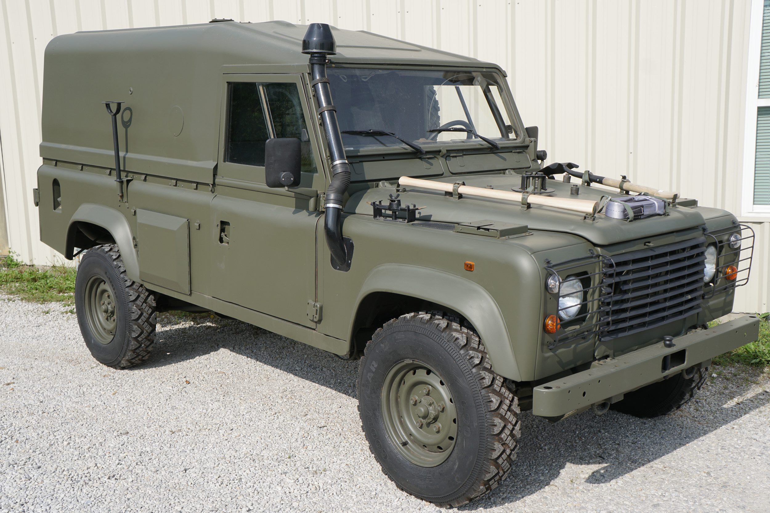 Defender 110 Wolf British Army