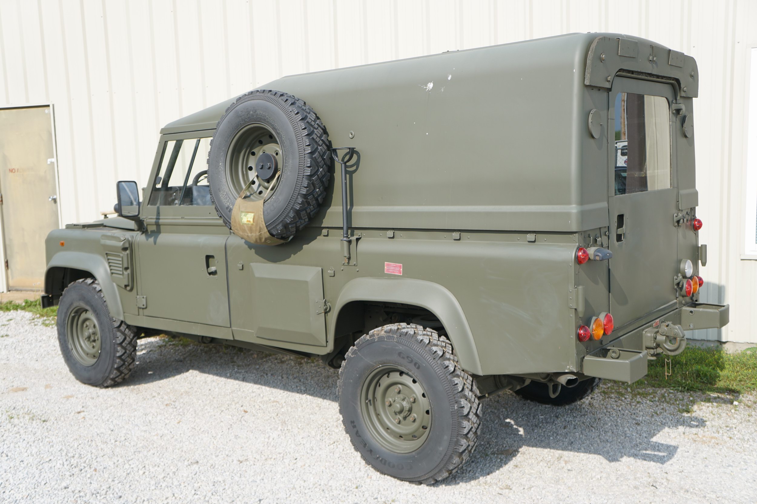 Original British Military Radio Truck Hardtop  TUM ..