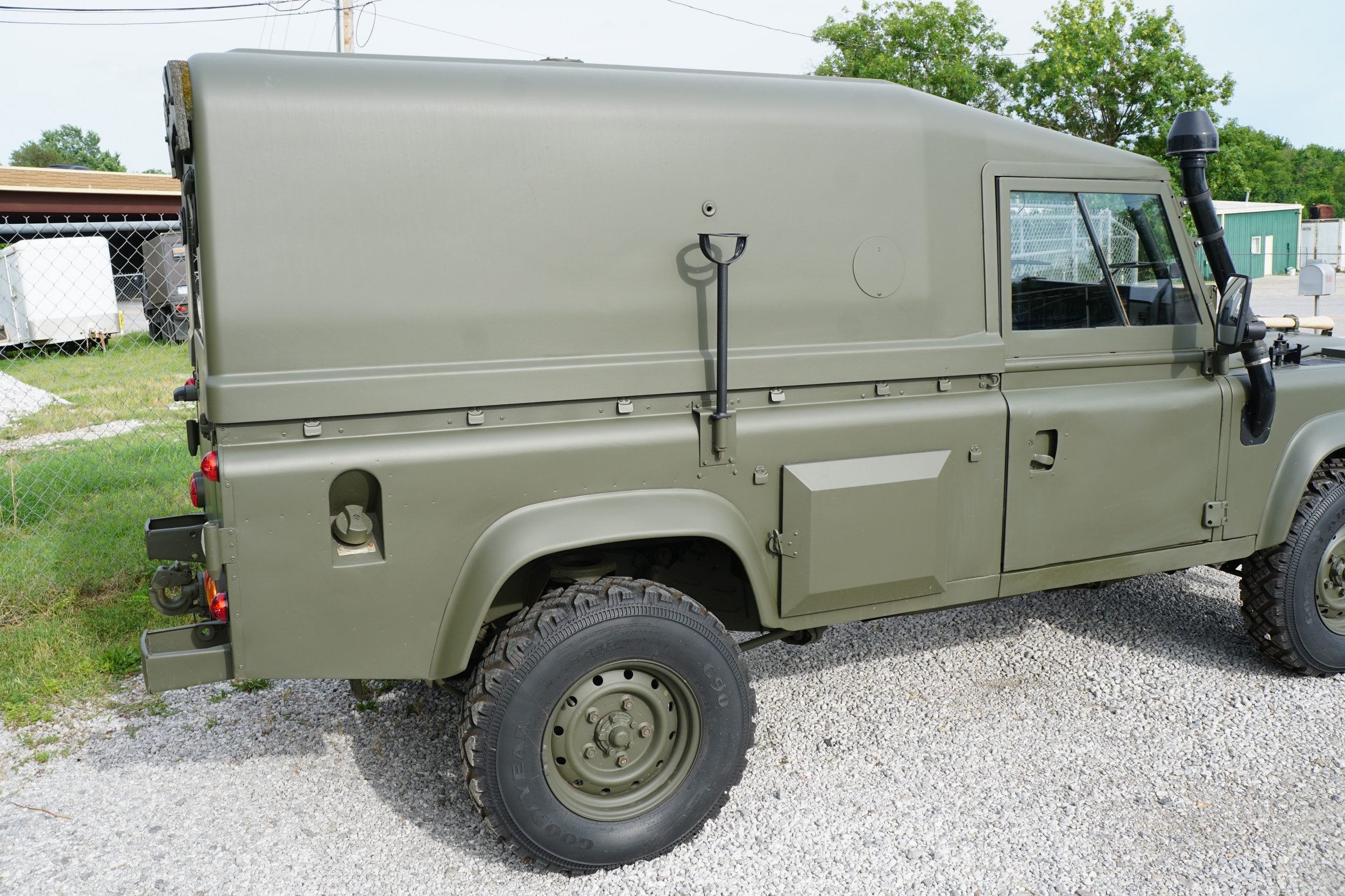 Original British Military Radio Truck Hardtop  TUM ..