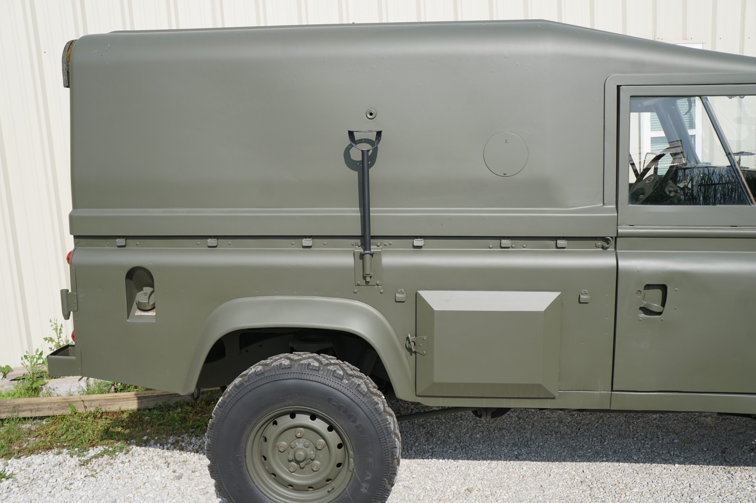 Original British Military Radio Truck Hardtop  TUM ..