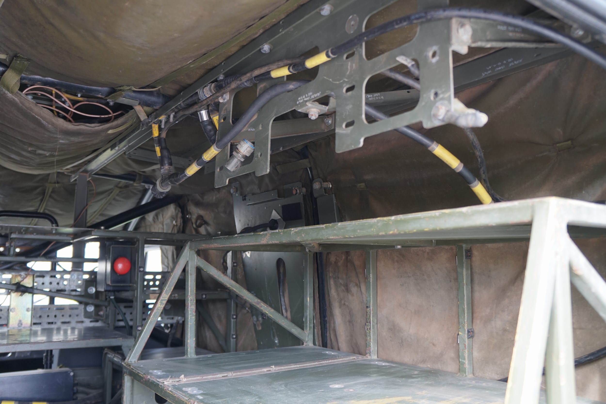 Original British Military Radio Truck Hardtop  TUM ..