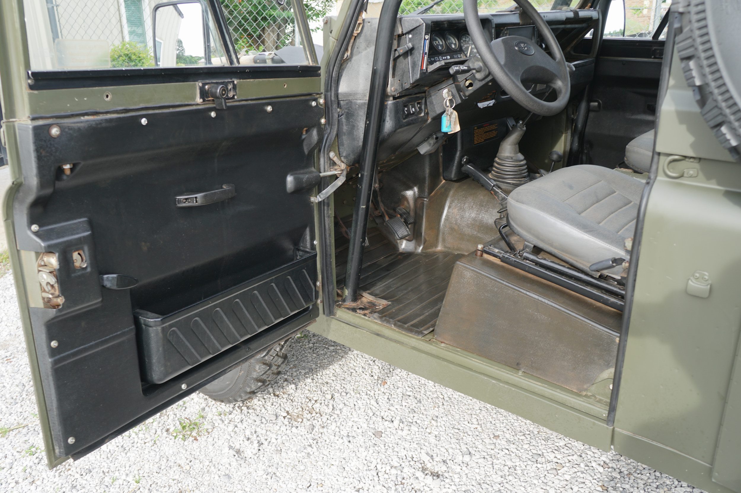 Original British Military Radio Truck Hardtop  TUM ..